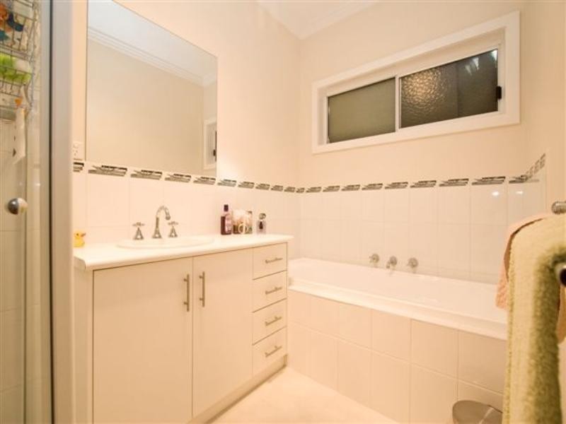 2/59 Swanston Street, Heidelberg Heights VIC 3081