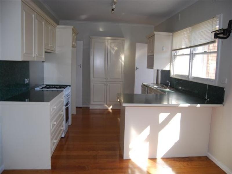 35 Waiora Road, Heidelberg Heights VIC 3081