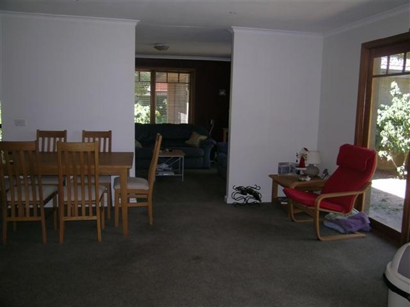 27A James Street, Heidelberg Heights VIC 3081
