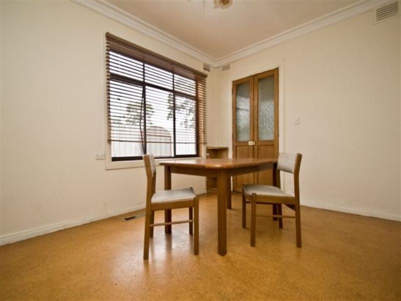 19 Law Street, Heidelberg Heights VIC 3081