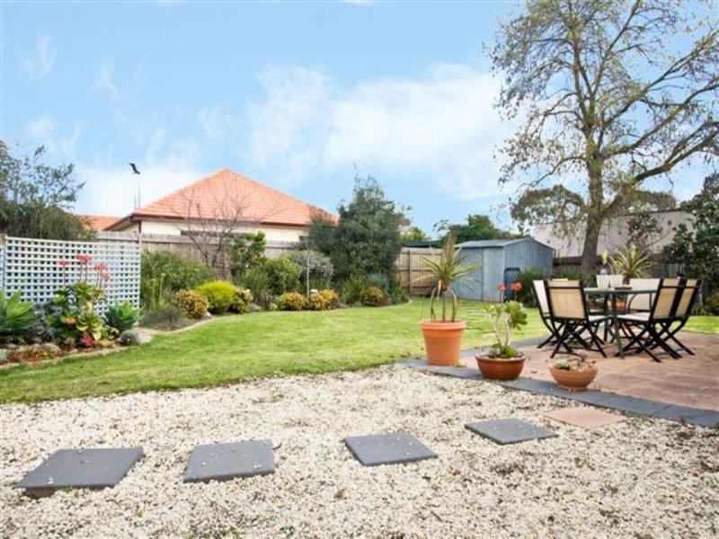 17 Lloyd Street, Heidelberg Heights VIC 3081