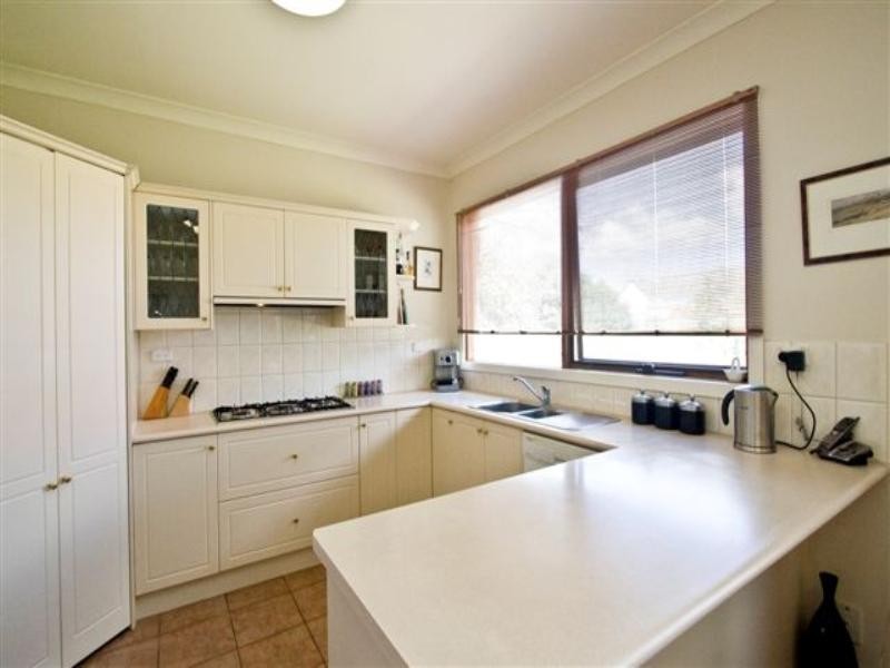 17 Lloyd Street, Heidelberg Heights VIC 3081