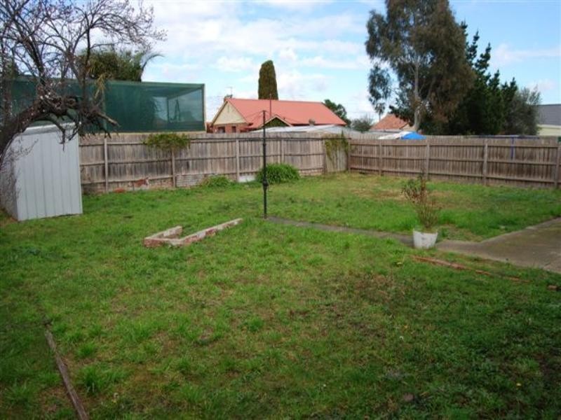 12 Cleve Grove, Heidelberg VIC 3084