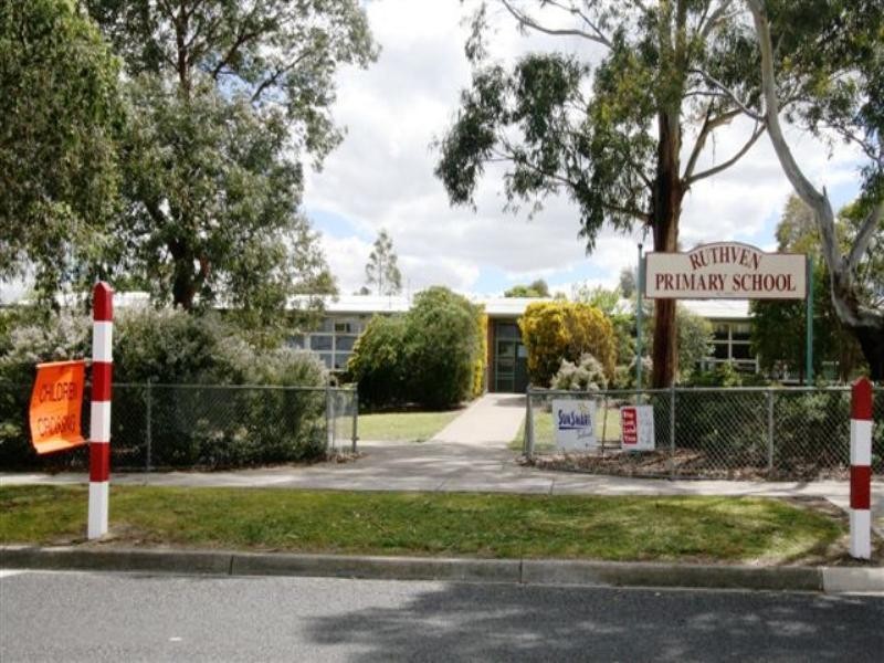 37 Wilson Boulevard, Reservoir VIC 3073