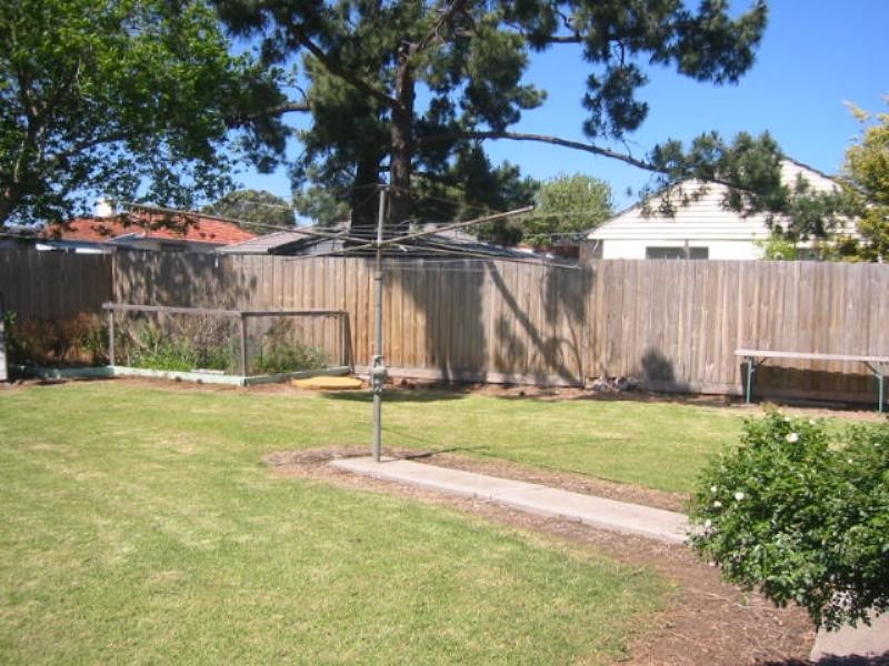 26 Blackwood Parade, Heidelberg West VIC 3081