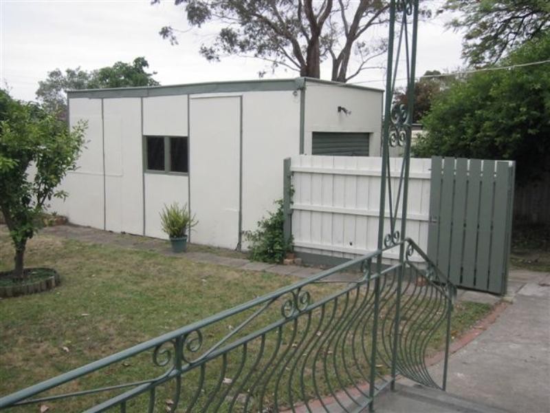 15 Leonard Street, Heidelberg Heights VIC 3081