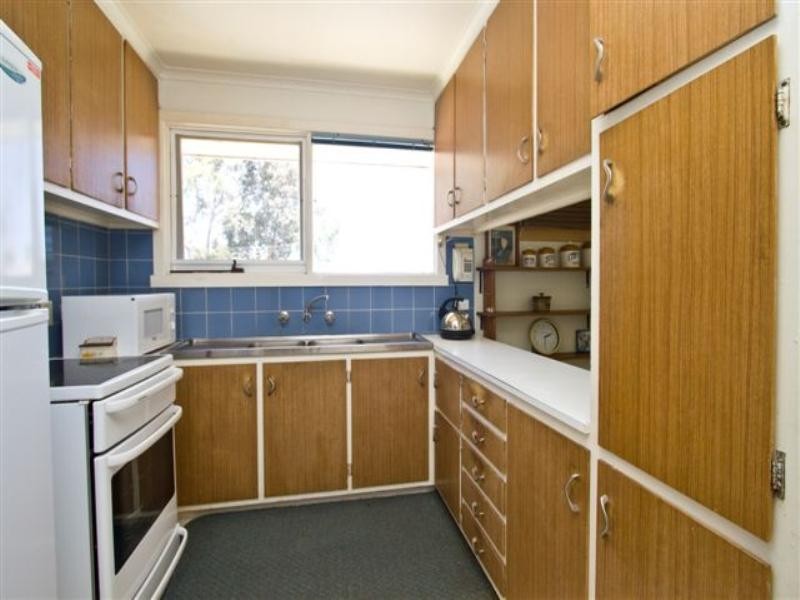 2 Gloucester Drive, Heidelberg VIC 3084