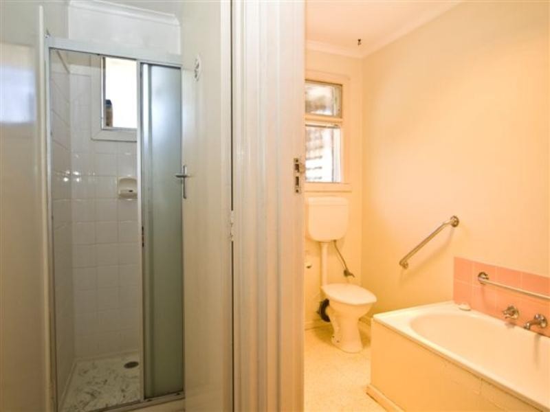 2 Gloucester Drive, Heidelberg VIC 3084