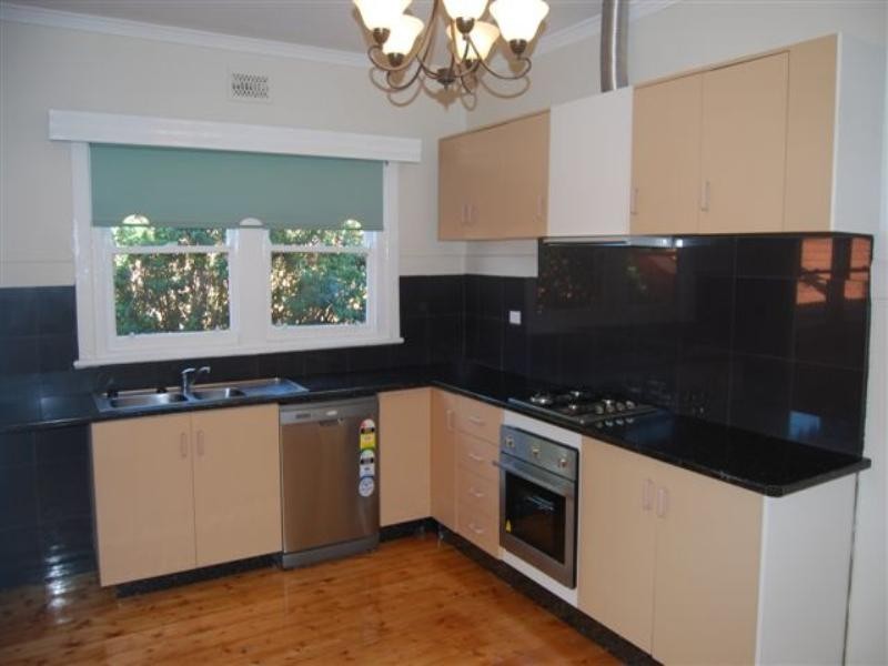 12 Avoca Street, Heidelberg VIC 3084