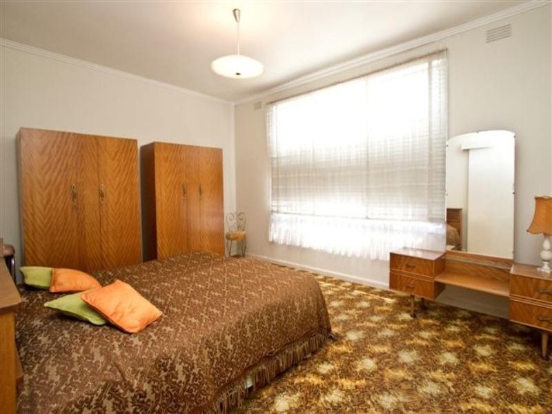 10 Law Street, Heidelberg Heights VIC 3081