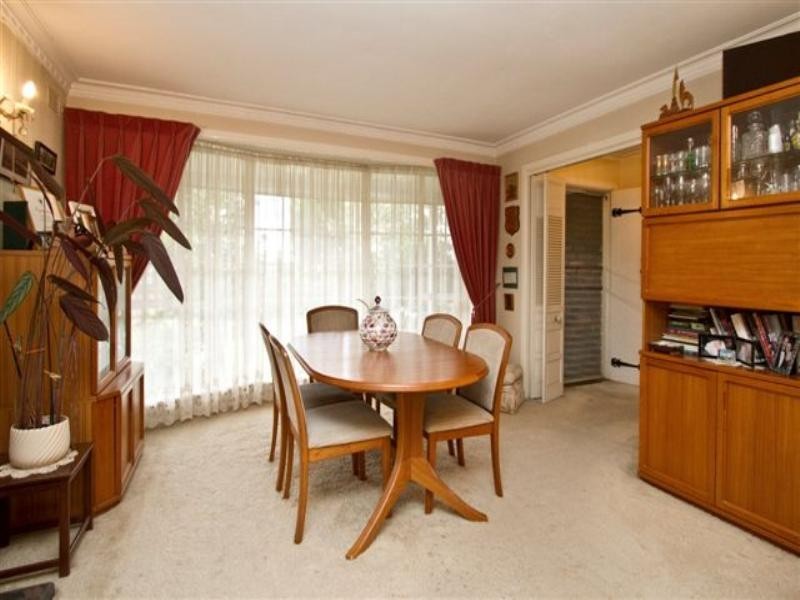 27 Robern Parade, Viewbank VIC 3084