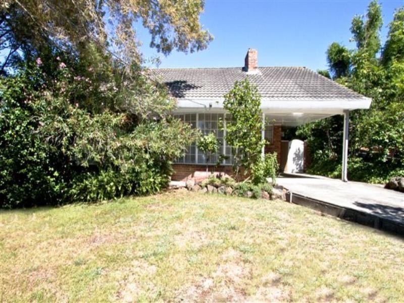 27 Robern Parade, Viewbank VIC 3084