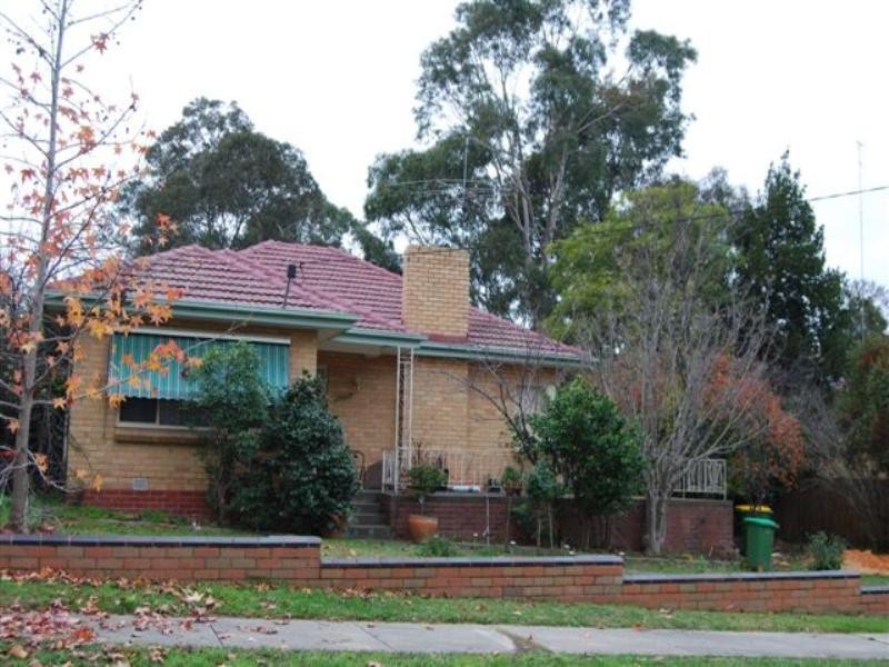 11 Kambea Crescent, Viewbank VIC 3084