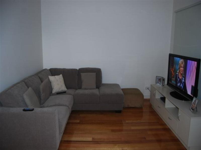 1/37 Wilkinson Crescent, Heidelberg West VIC 3081