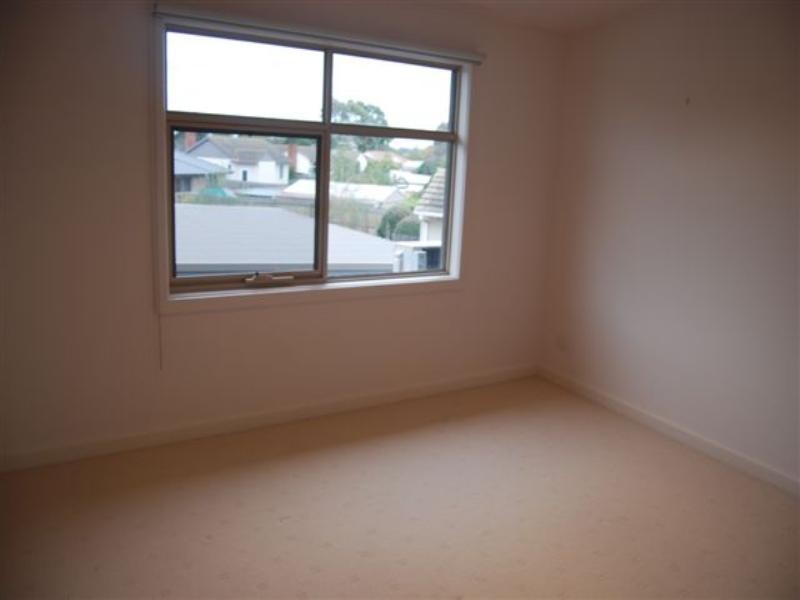 1/37 Wilkinson Crescent, Heidelberg West VIC 3081