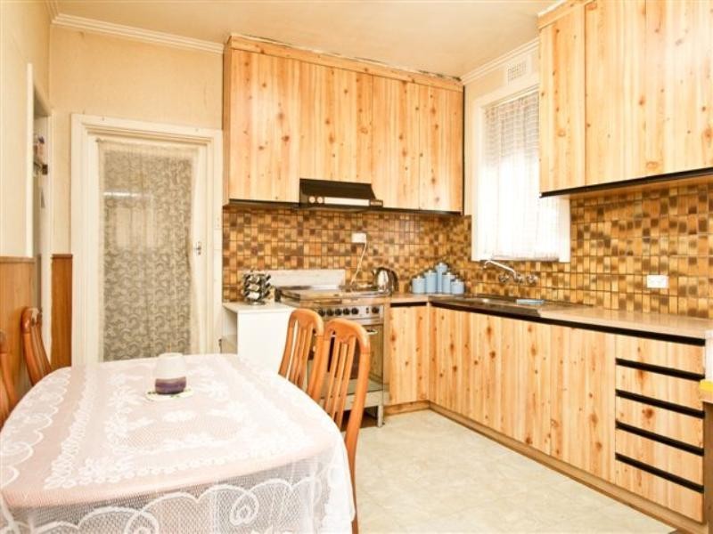 10 North Crescent, Heidelberg West VIC 3081