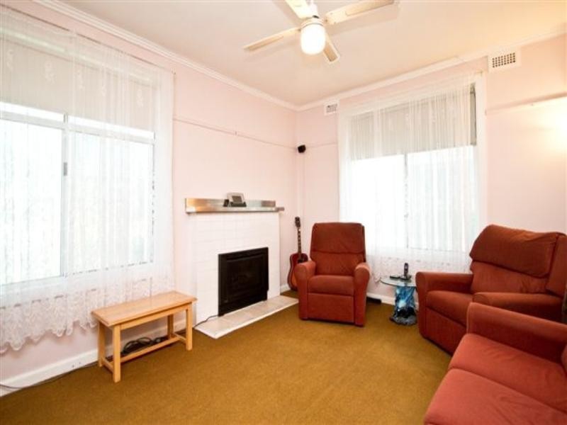 10 North Crescent, Heidelberg West VIC 3081