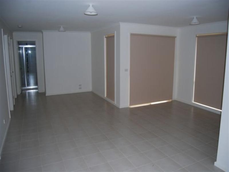 2/32 Setani Crescent, Heidelberg West VIC 3081