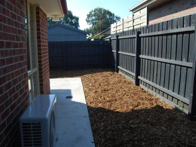 2/32 Setani Crescent, Heidelberg West VIC 3081