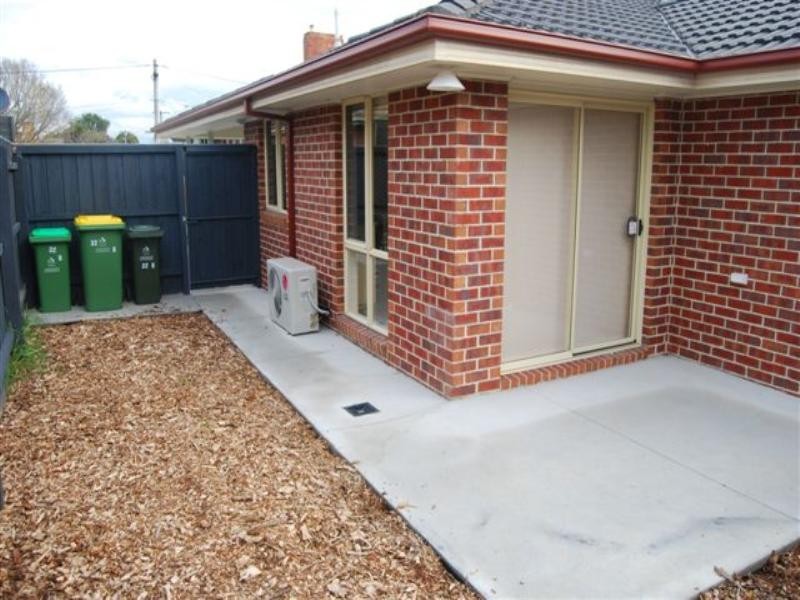 2/32 Setani Crescent, Heidelberg West VIC 3081