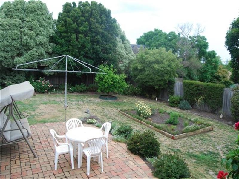 33 Rhonda Street, Rosanna VIC 3084