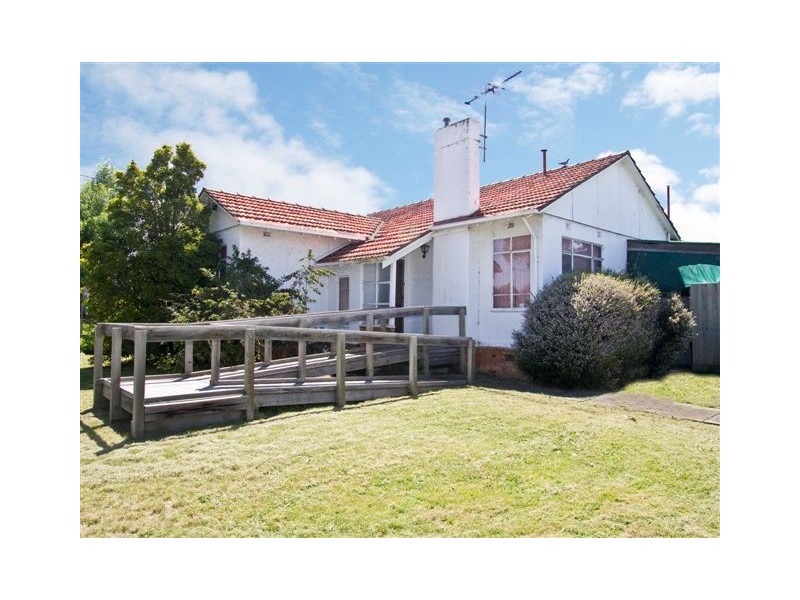 2 Carbeen Parade, Heidelberg West VIC 3081