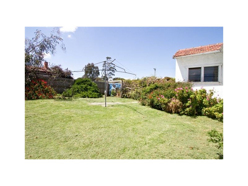 2 Carbeen Parade, Heidelberg West VIC 3081