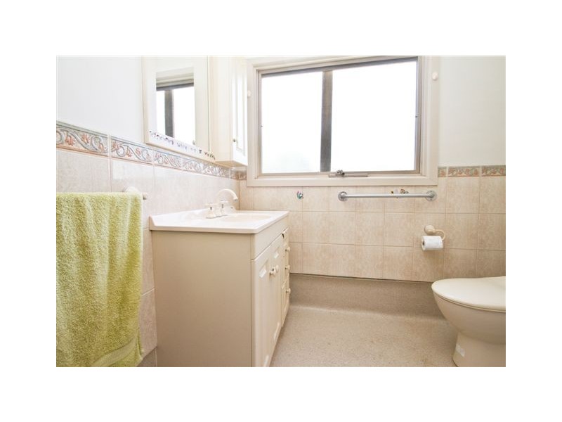 2 Carbeen Parade, Heidelberg West VIC 3081