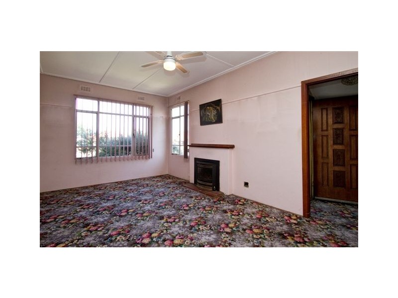 2 Carbeen Parade, Heidelberg West VIC 3081