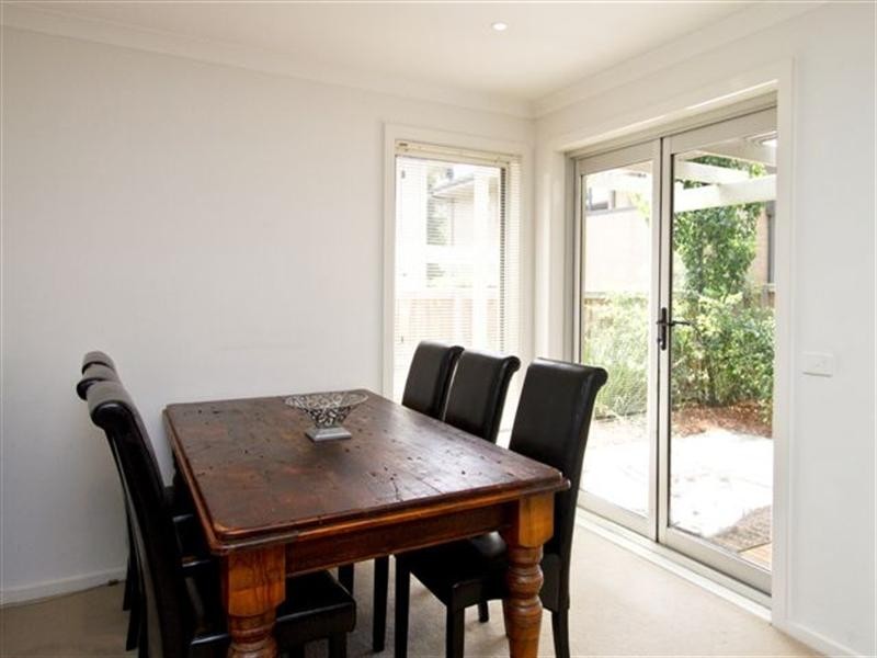 166 Ernest Jones Drive, Macleod VIC 3085