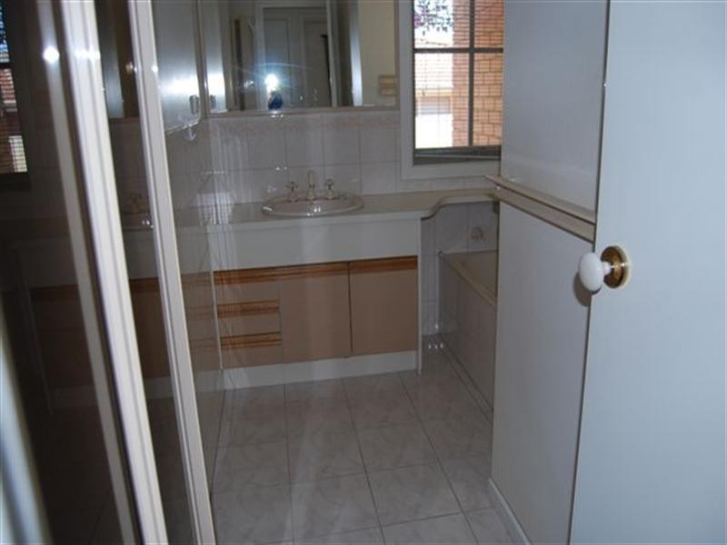 2/154 Banksia Street, Heidelberg Heights VIC 3081