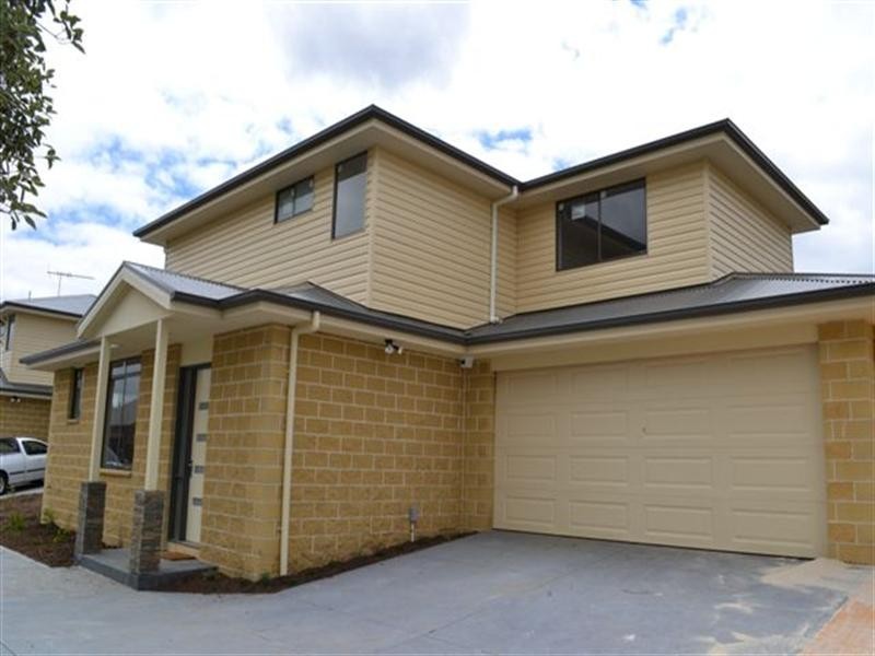 2/84 Strathallan Road, Macleod VIC 3085