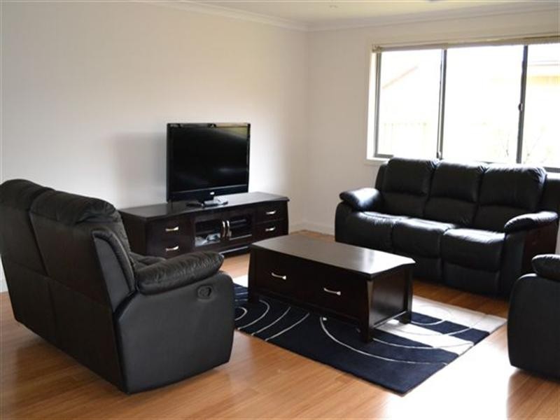 2/84 Strathallan Road, Macleod VIC 3085