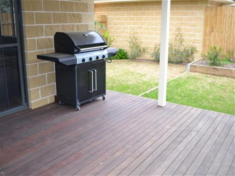 2/84 Strathallan Road, Macleod VIC 3085