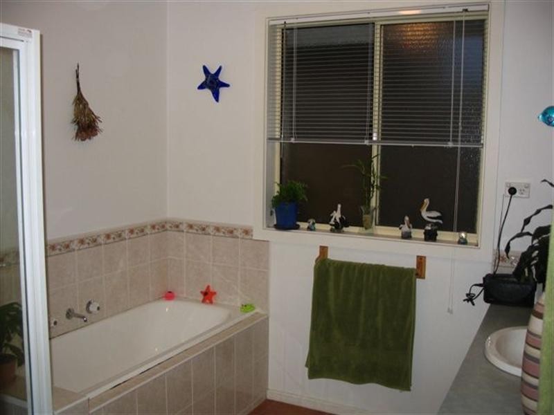 2/24 Maidstone Street, Altona VIC 3018