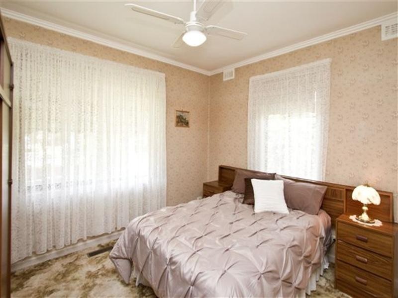 13 Brunei Crescent, Heidelberg West VIC 3081