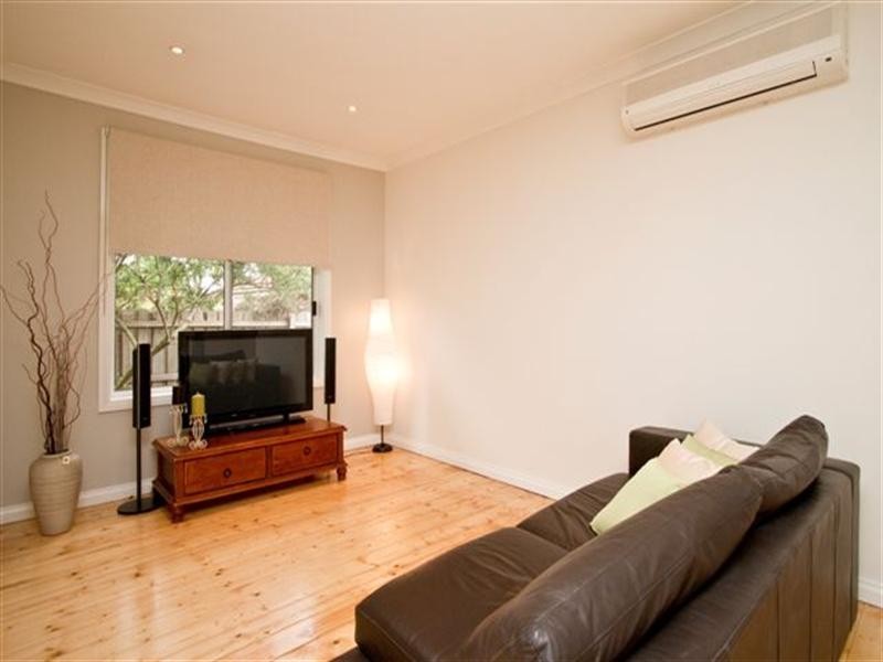 10 North Crescent, Heidelberg West VIC 3081