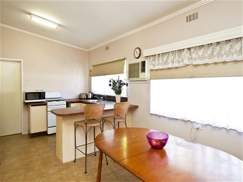 6 McEwan Road, Heidelberg Heights VIC 3081