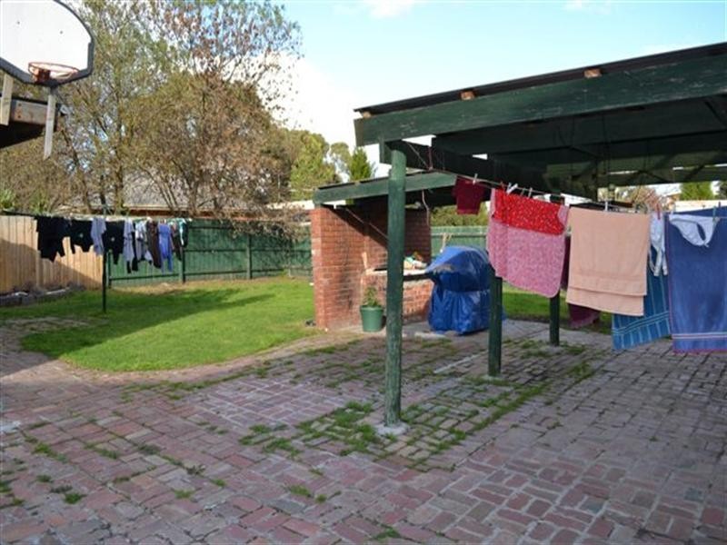8 Wau Street, Heidelberg West VIC 3081