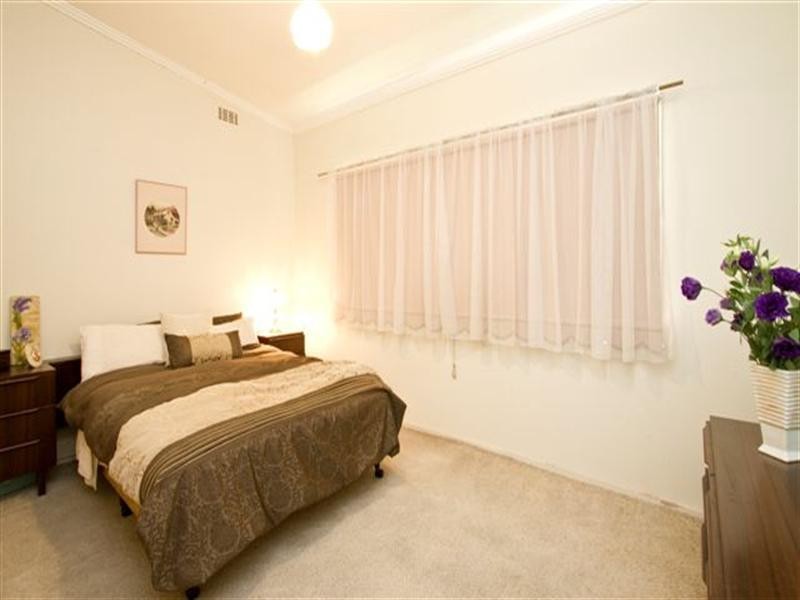 6 McEwan Road, Heidelberg Heights VIC 3081