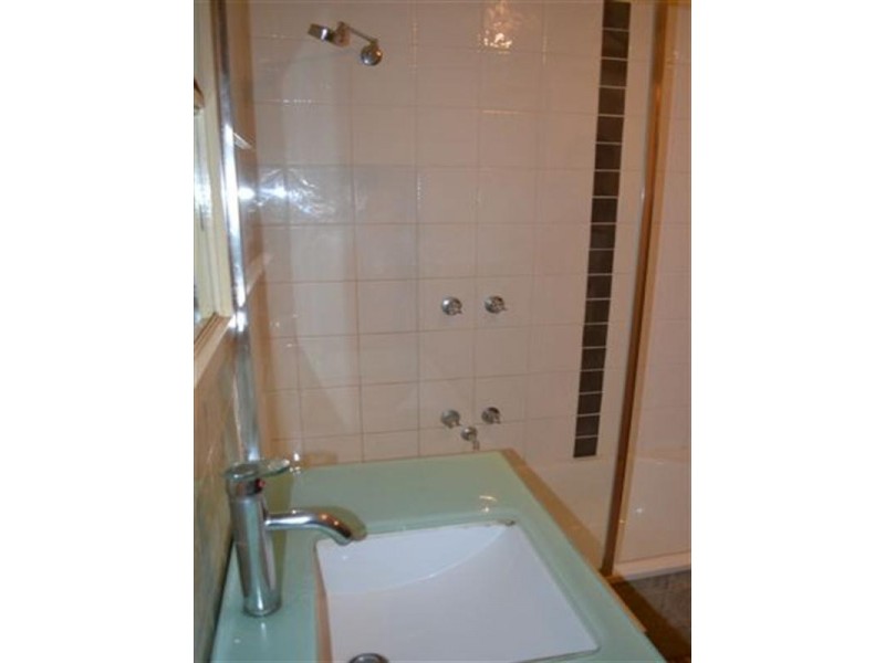 3/33 Barry Street, Reservoir VIC 3073