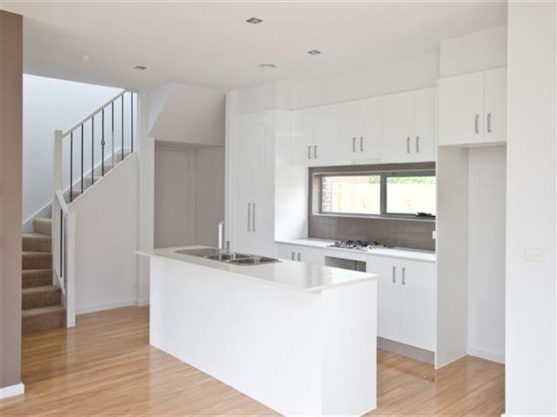 2/115 Waiora Road, Heidelberg Heights VIC 3081