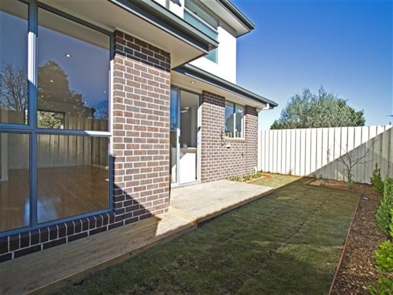 2/115 Waiora Road, Heidelberg Heights VIC 3081