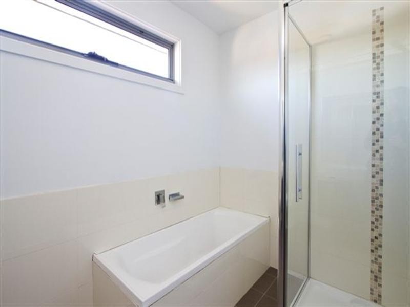 2/115 Waiora Road, Heidelberg Heights VIC 3081