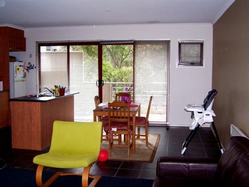 2/57 Rosanna Road, Heidelberg VIC 3084