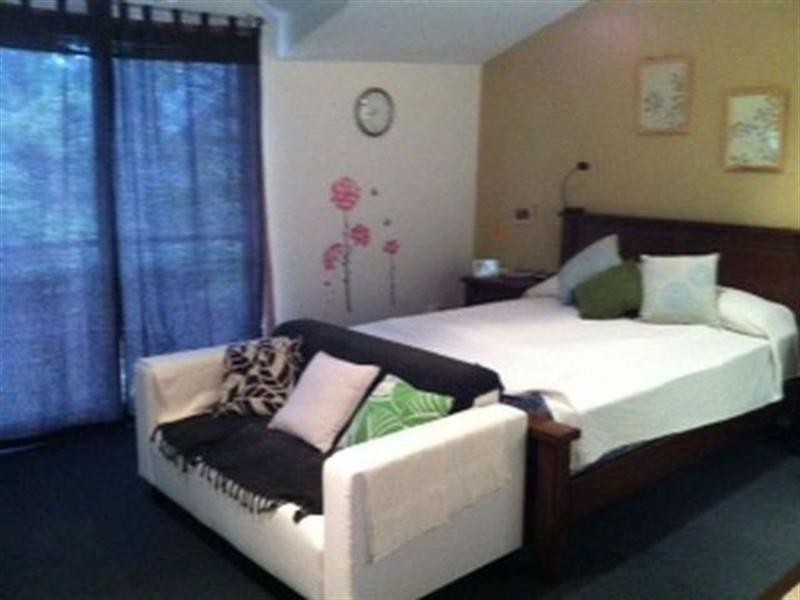 2/57 Rosanna Road, Heidelberg VIC 3084