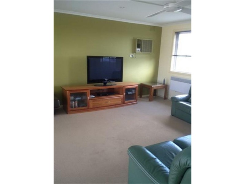 18 Dunvegan Crescent, Macleod VIC 3085