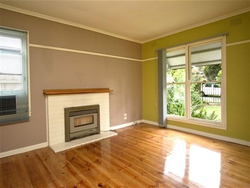 23 Blackwood Parade, Heidelberg West VIC 3081