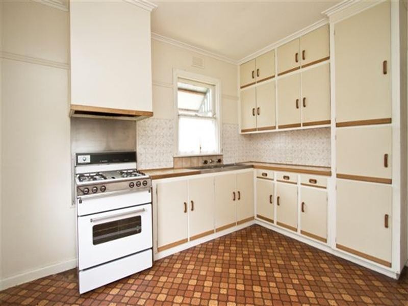 23 Blackwood Parade, Heidelberg West VIC 3081