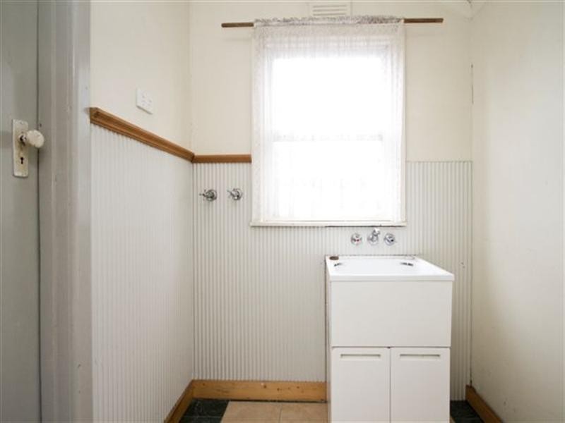 23 Blackwood Parade, Heidelberg West VIC 3081